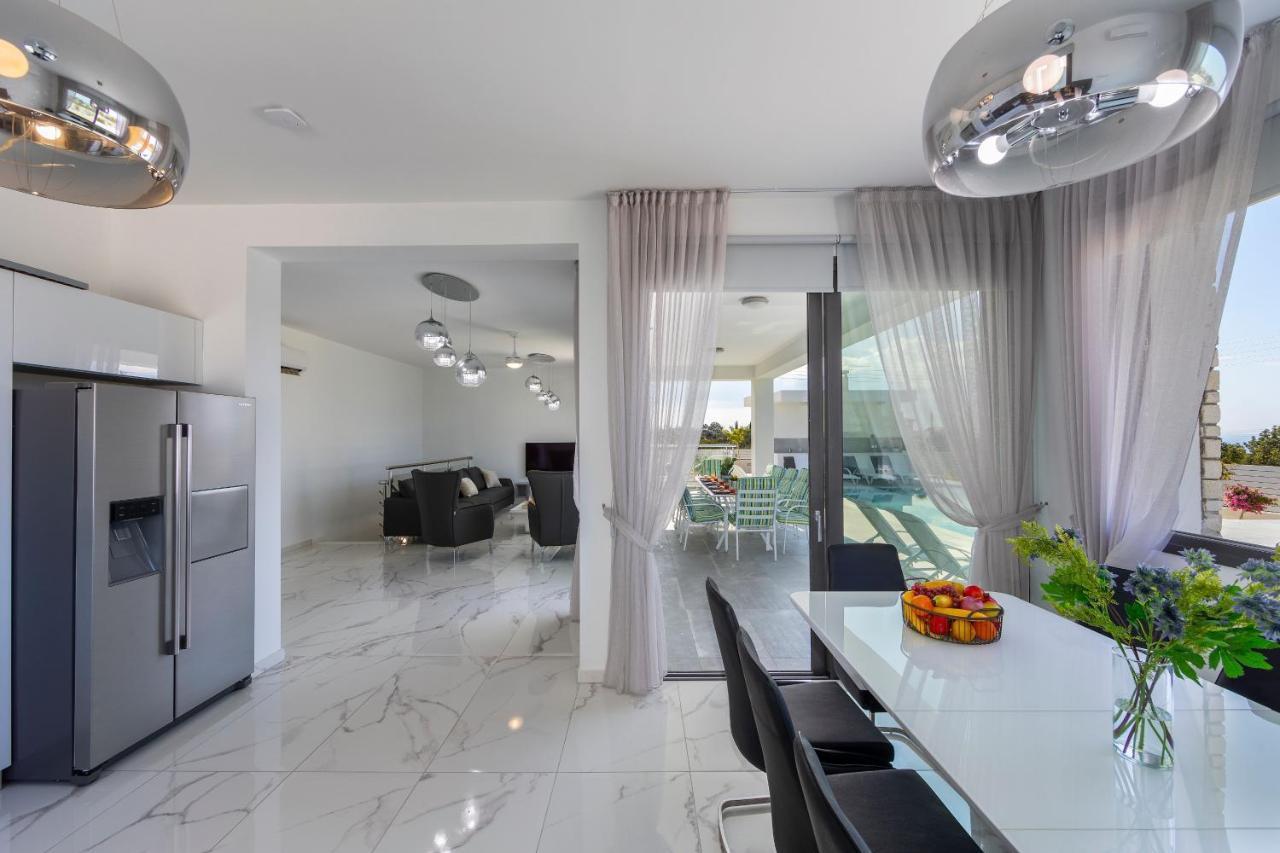 Villa Pleiades Paphos Esterno foto