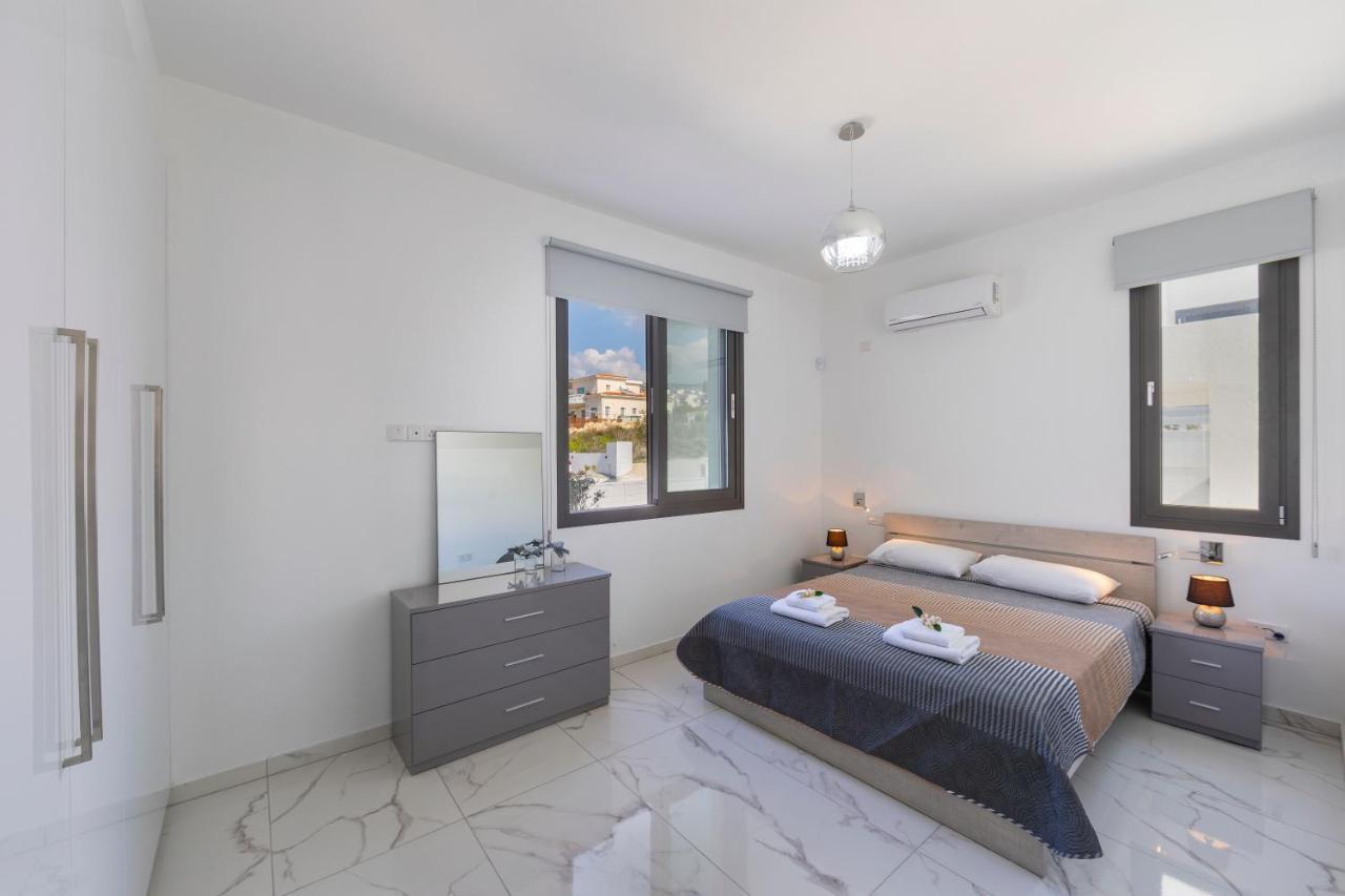Villa Pleiades Paphos Esterno foto