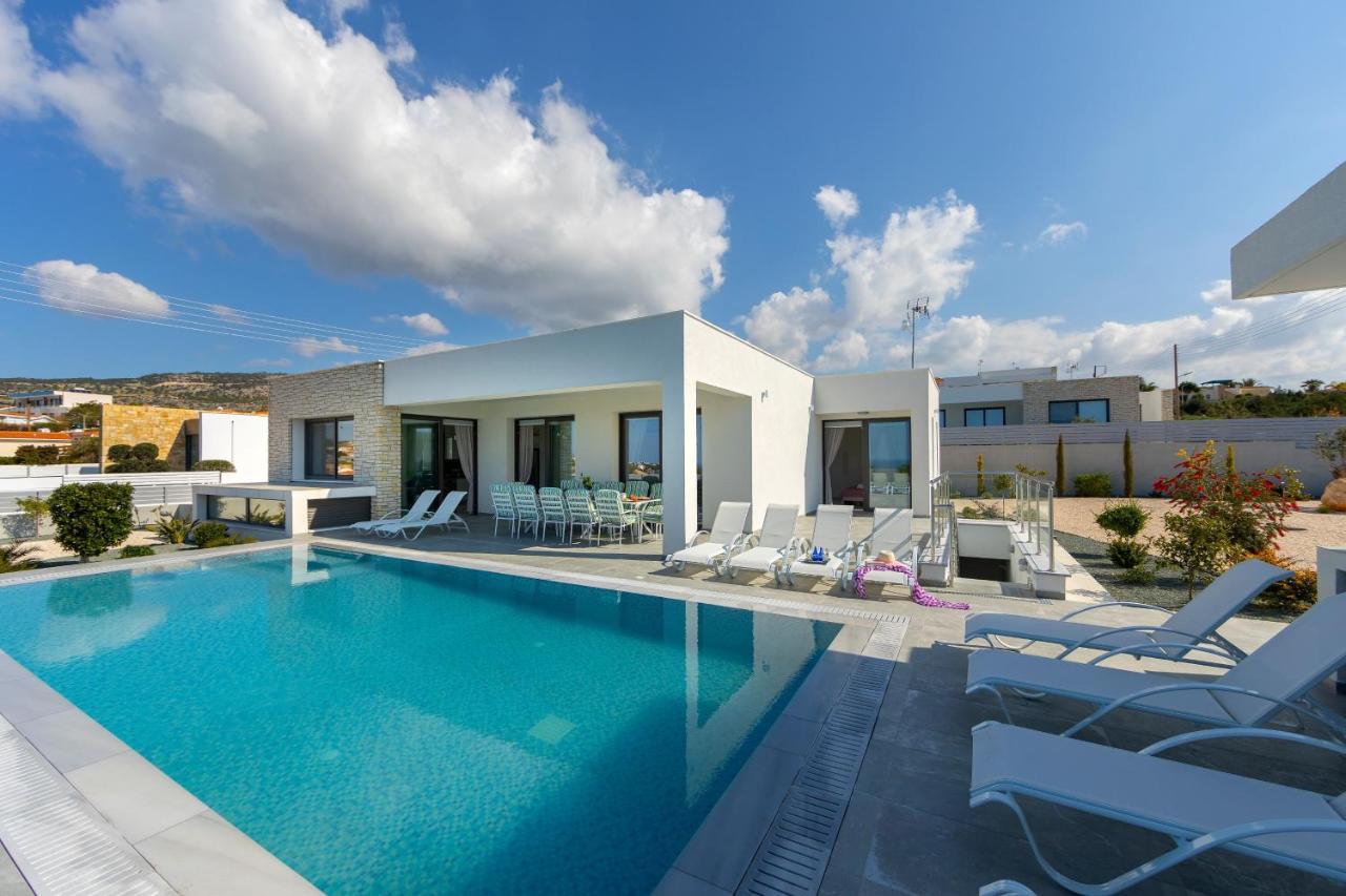 Villa Pleiades Paphos Esterno foto